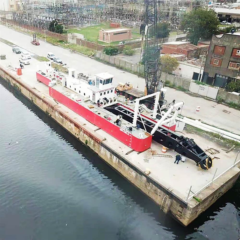 阿根廷太陽(yáng)橋公司挖泥船安裝現(xiàn)場(chǎng)